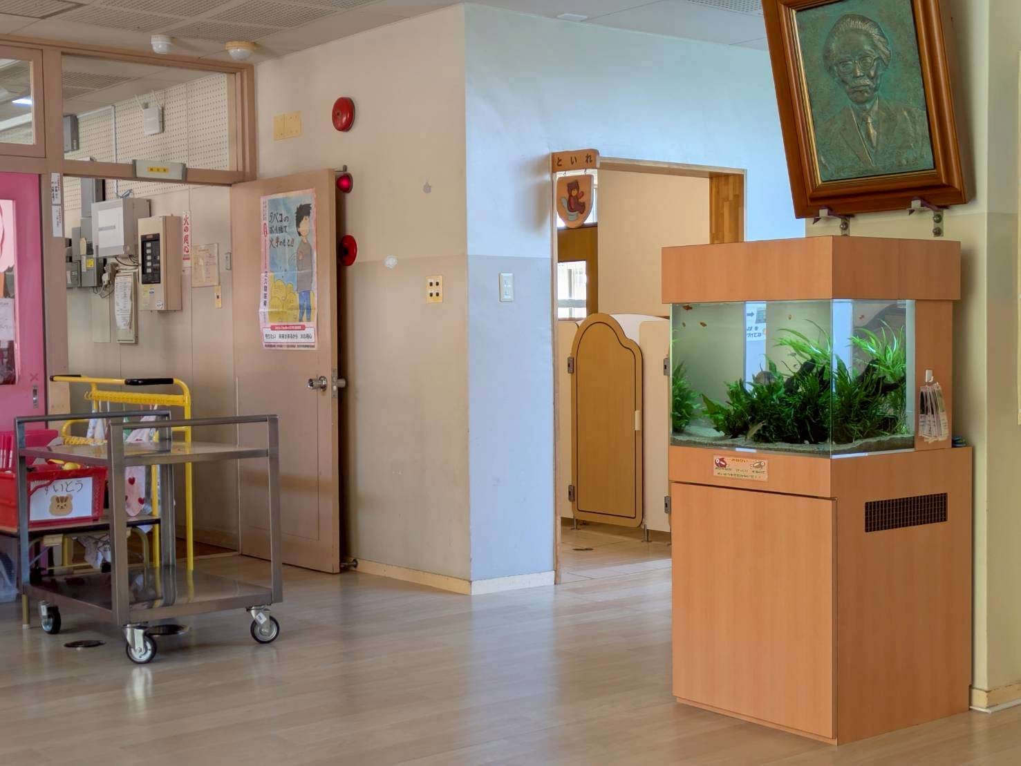 愛知県春日井市の幼稚園に設置してある熱帯魚水槽